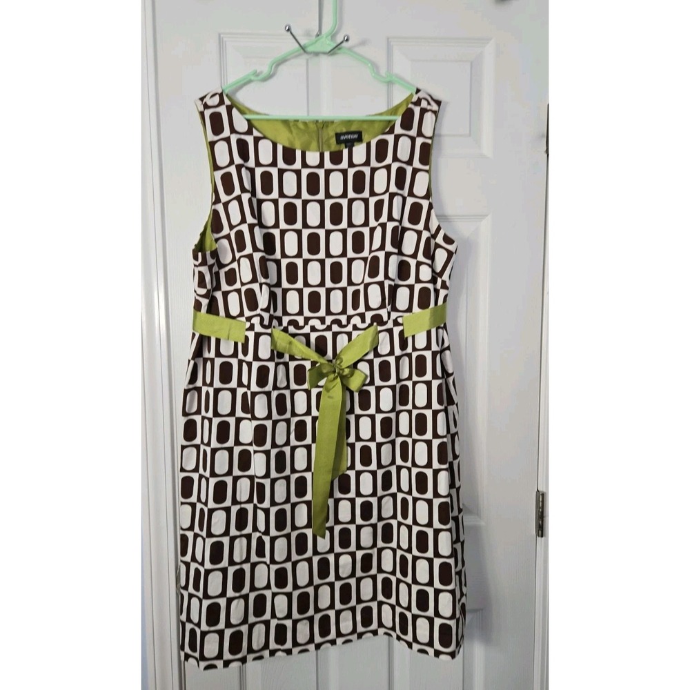 Avenue Womans Sleeveless Plus Size 24W Dress White, Brown, Geometric Designs.